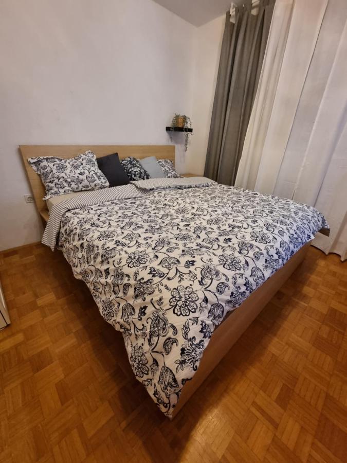 Apartment Gulek Зрече Екстер'єр фото